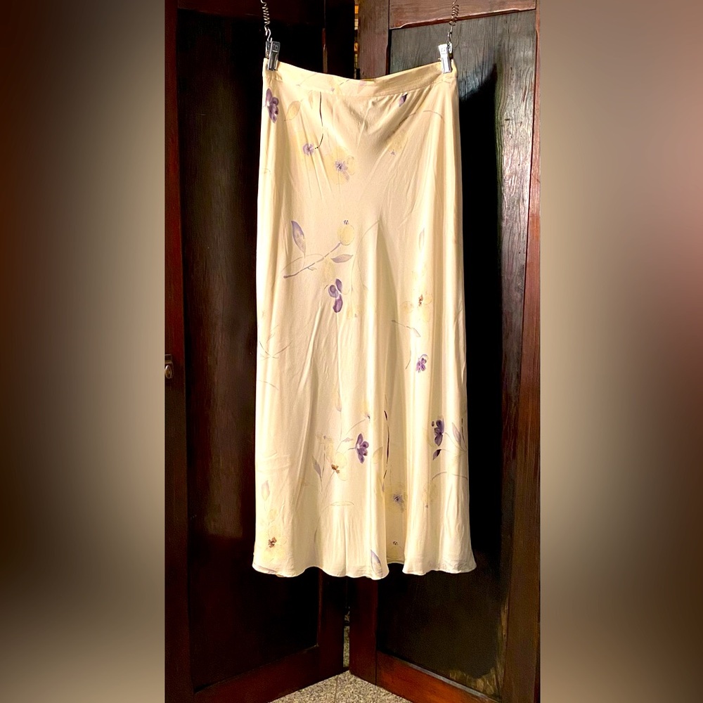 Women’s..August Silk..Skirt..Size 16..Nearly New